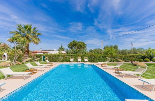 San Vito dei Normanni Villa | Cosy apartment in villa for 5 guests with pool, WIFI, A/C and TV, close to Ostuni