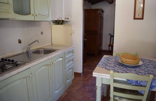 Castiglione del Lago Apartment | Cosy apartment for 4 people with pool, WIFI, patio and pets allowed