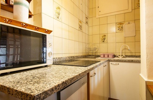 Marina di Castagneto Carducci Apartment | Cosy apartment for 6 guests with WIFI, A/C, TV, balcony and pets allowed