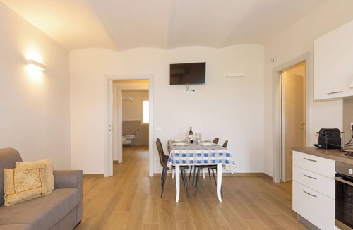 Bibbona Apartment | Cosy apartment for 6 guests with A/C, WIFI, TV, terrace and pets allowed
