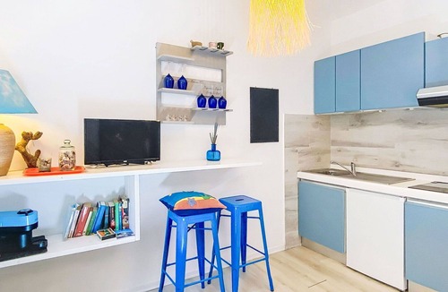 Castiglioncello Apartment | Cosy apartment for 4 people with A/C, pool, WIFI, TV, balcony and panoramic view