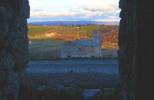 Colle di Val d'Elsa Villa | Cosy apartment in villa with pool, A/C, WIFI, TV, patio and panoramic view, close to San Gimignano