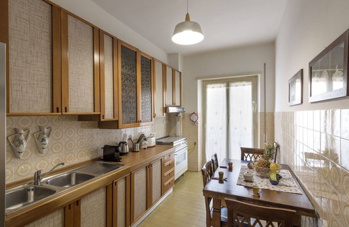 Quartiere XXXIII Lido di Ostia Ponente Apartment | Cosy apartment for 5 guests with WIFI, A/C, TV, balcony and pets allowed