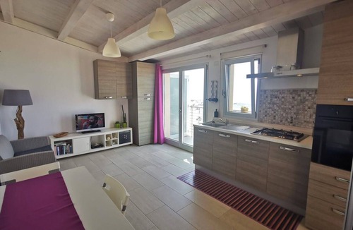 Casuzze Apartment | Cosy apartment for 4 guests with A/C, WIFI, TV, terrace and panoramic view