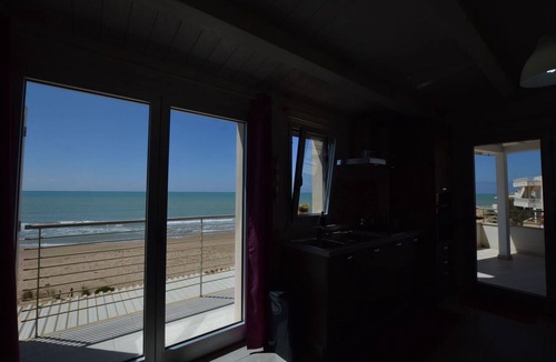 Casuzze Apartment | Cosy apartment for 4 guests with A/C, WIFI, TV, terrace and panoramic view