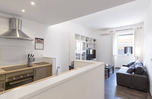 Vatican Apartment | Cosy apartment for 4 guests with A/C, internet and TV