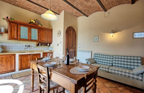 Tavarnelle Val di Pesa Apartment | Cosy apartment for 4 guests with WIFI, A/C, pool and panoramic view, close to Greve In Chianti