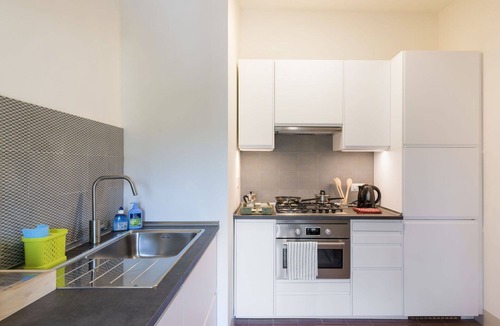 Torrimpietra Apartment | Cosy apartment for 4 people with WIFI, TV, terrace and pets allowed