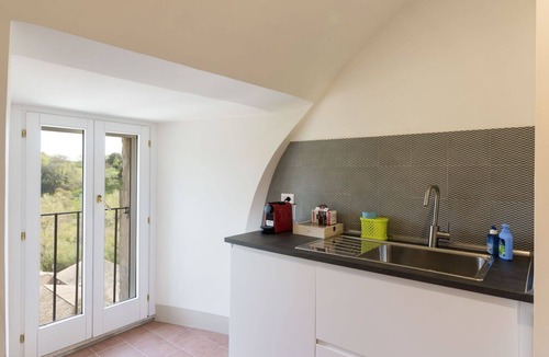 Torrimpietra Apartment | Cosy apartment for 4 people with WIFI, TV, terrace and pets allowed