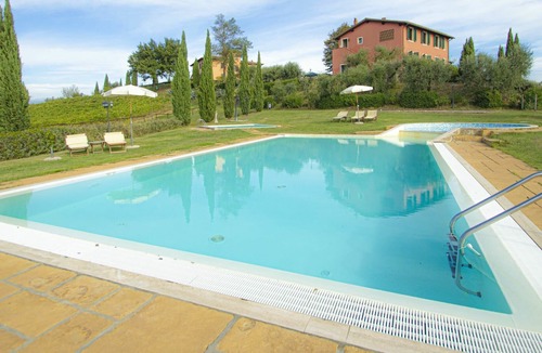 Stabbia Apartment | Cosy apartment for 4 people with pool, WIFI, TV, patio, panoramic view and parking