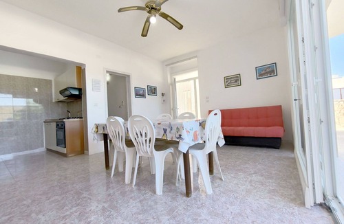 Torre Mozza Apartment | Cosy apartment for 5 guests with A/C, patio and pets allowed