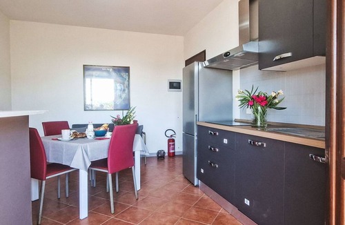 Collodi Apartment | Cosy apartment for 6 people with A/C, TV, patio and pets allowed