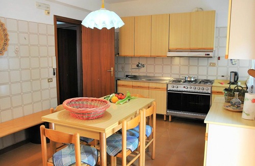 Sperlonga Apartment | Cosy apartment for 7 people with WIFI, A/C, TV, balcony and pets allowed