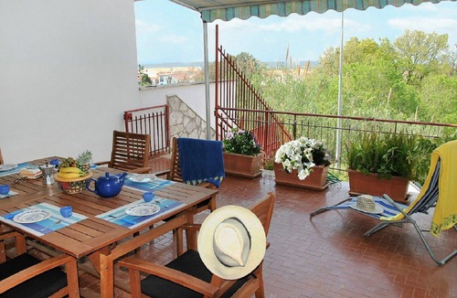 Sperlonga Apartment | Cosy apartment for 7 people with WIFI, A/C, TV, balcony and pets allowed
