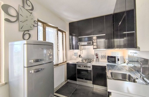 Roccastrada Apartment | Cosy apartment for 4 guests with A/C, WIFI, TV and pets allowed