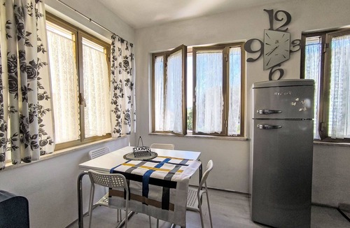 Roccastrada Apartment | Cosy apartment for 4 guests with A/C, WIFI, TV and pets allowed