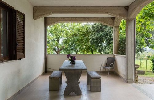 Bolsena Villa | Cosy apartment in villa for 12 guests with WIFI, pool, TV and terrace
