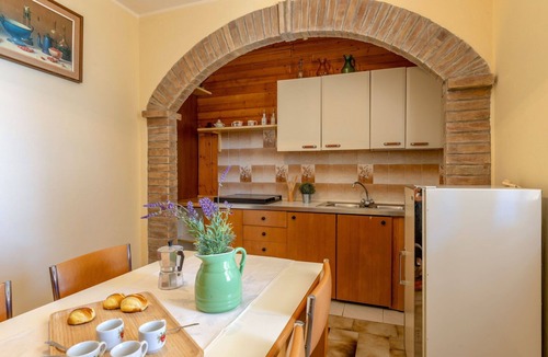 Monte Fabbri House | Cosy apartment in villa with pool, WIFI, TV, pets allowed and panoramic view, close to Urbino