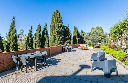 San Vivaldo Villa | Cosy apartment in villa for 4 people with WIFI, pool, TV, terrace and pets allowed