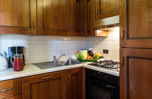 Simignano House | Cosy apartment in villa with WIFI, A/C, pool, terrace, pets allowed and panoramic view