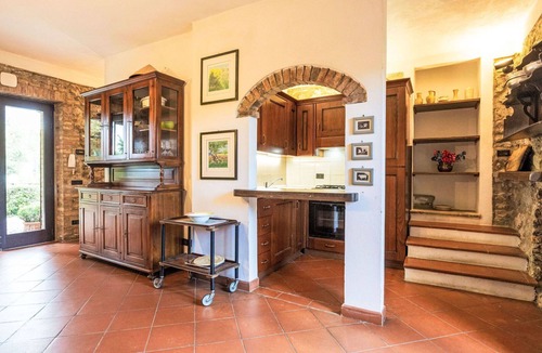 Simignano House | Cosy apartment in villa with WIFI, A/C, pool, terrace, pets allowed and panoramic view