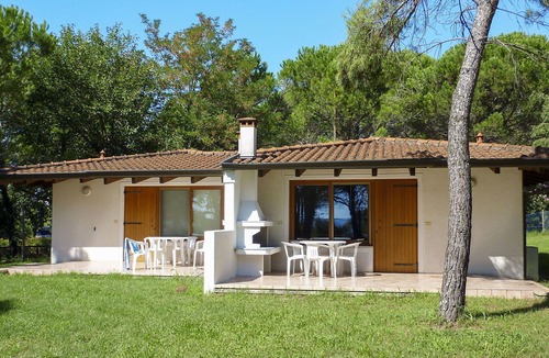 Aquileia House | Cosy apartment in villa for 6 guests with pool, WIFI, terrace and pets allowed