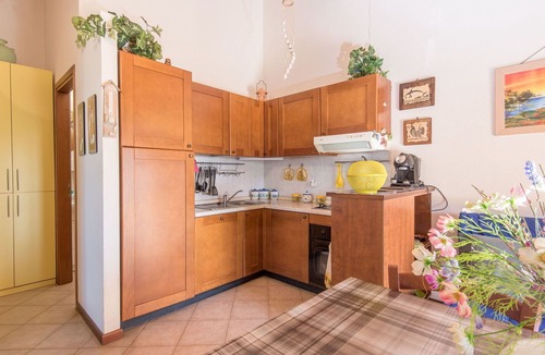 Piombino House | Cosy apartment in villa for 6 people with A/C, pool, internet, TV, terrace, pets allowed and par.