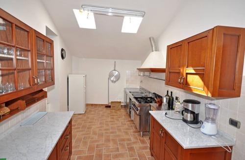 Volterra Apartment | Cosy apartment with WIFI, pool, TV, pets allowed and panoramic view, close to San Gimignano