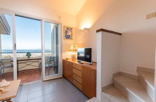 Punta Ala Apartment | Cosy apartment for 4 guests with WIFI, A/C, TV, terrace and pets allowed