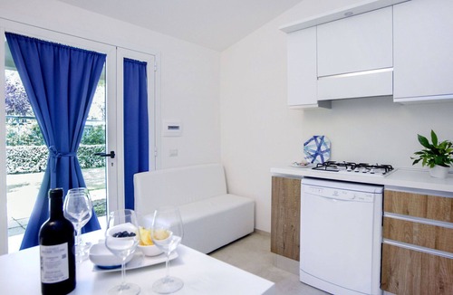 Le Rocchette House | Cosy apartment in villa for 5 people with WIFI, pool, A/C, TV and patio