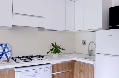 Le Rocchette House | Cosy apartment in villa for 5 people with WIFI, pool, A/C, TV and patio