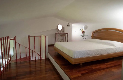 Agello Bed & Breakfast | Cosy room with WIFI, pool, A/C, TV, patio, pets allowed and panoramic view, close to Perugia