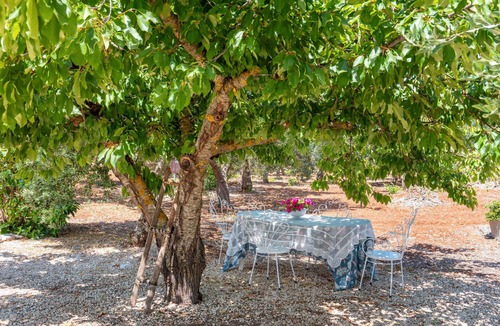 Martina Franca Cottage | Cottage 'Fior Di Cappero' with Wi-Fi