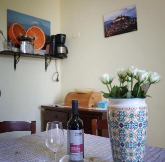 Noto Marina House | Cottage - Sleeps 4 - Parking - Garden