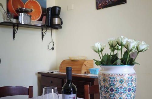 Noto Marina Cottage | Cottage - Sleeps 4 - Parking - Garden