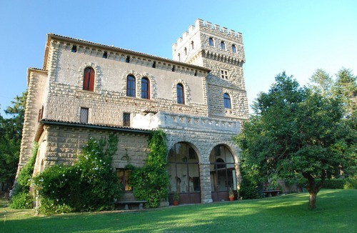 Onano Cottage | Cottage with swimming pool, veranda, garden and private parking