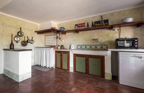 Sorano House | Country House 'Il Casale di Zoe' with Mountain View, Private Pool and Wi-Fi