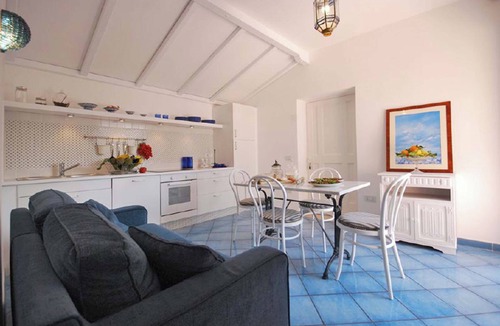 Piano di Sorrento House | Cozy 2-bedroom house in enchanting Colli di Fontanelle with AC