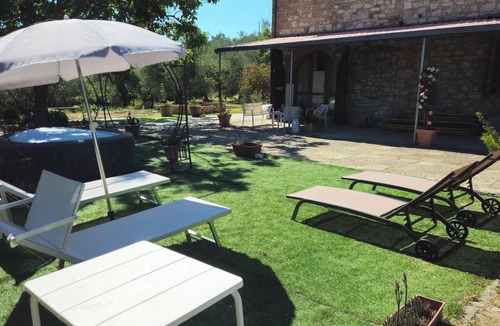 Twist Apartment | Cozy apartment in a Tuscan farmhouse with parking and an outdoor relaxation area