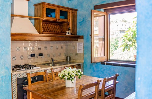 Casal Velino Apartment | Cozy apartment in Casal Velino with swimming pool
