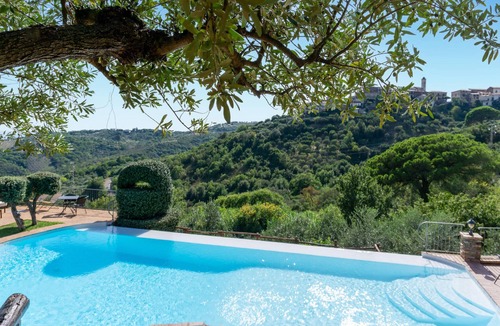 Casal Velino Apartment | Cozy apartment in Casal Velino with swimming pool
