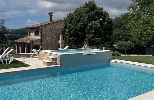 Fratta Apartment | Cozy apartment in villa with pool surrounded by olive trees in Todi - Olivo