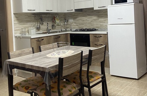 Marina Di Camerota Apartment | Cozy Apt In The Beautiful Marina, Marina di Camerota, Italy