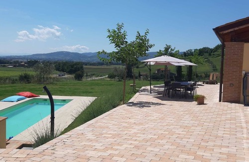 Torgiano Villa | Cozy country loft with pool, private spa and unique views of Assisi