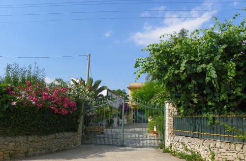 Chiaramonte Gulfi House | Dabbanna