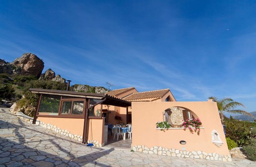 Castellammare del Golfo Villa | Delightful Villetta for those who love nature, comfort and sea. CIR 19081005C225344