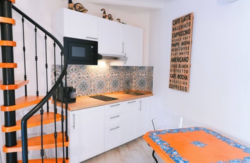 Castellammare di Stabia House | Dépendance la Casetta: an oasis of peace surrounded by greenery in the city center