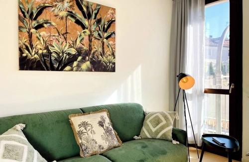City Center Padova Apartment | Design and comfort with Private Patio, steps from the Basilica of Saint Anthony.