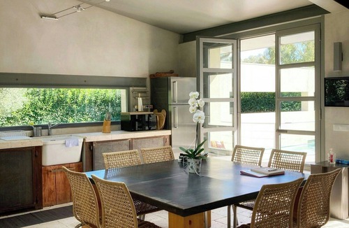 Aprilia House | Design villa with pool in the Roman countryside