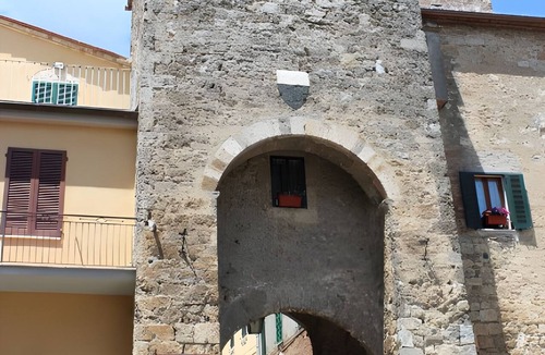 Sarteano Apartment | Detached apartment, at the entrance to the historic center at Porta Umbra